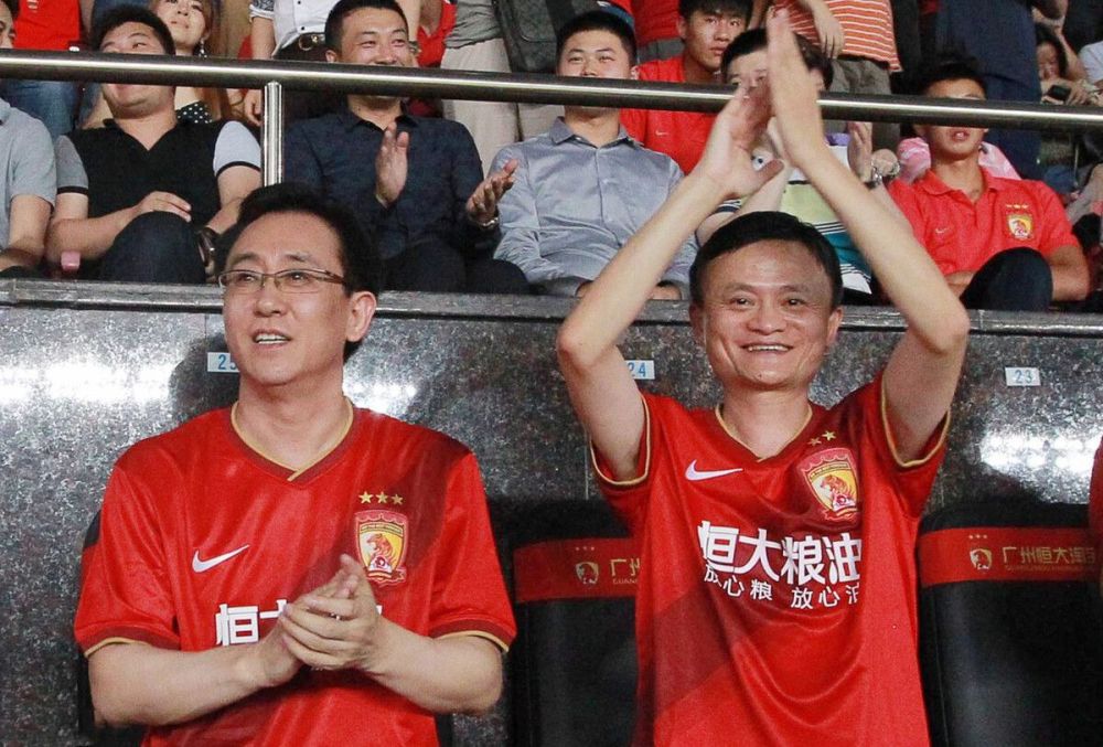 本轮战罢，马竞积11分排名小组榜首，领先第三名费耶诺德5分，马竞提前一轮小组出线。